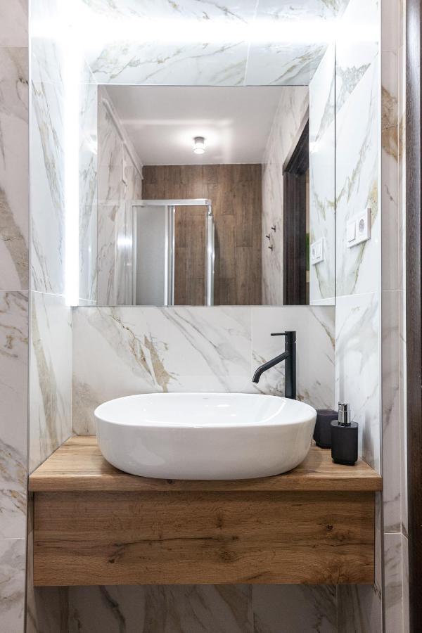 Alfa Apartments Kniazia Leva 2 利沃夫 外观 照片